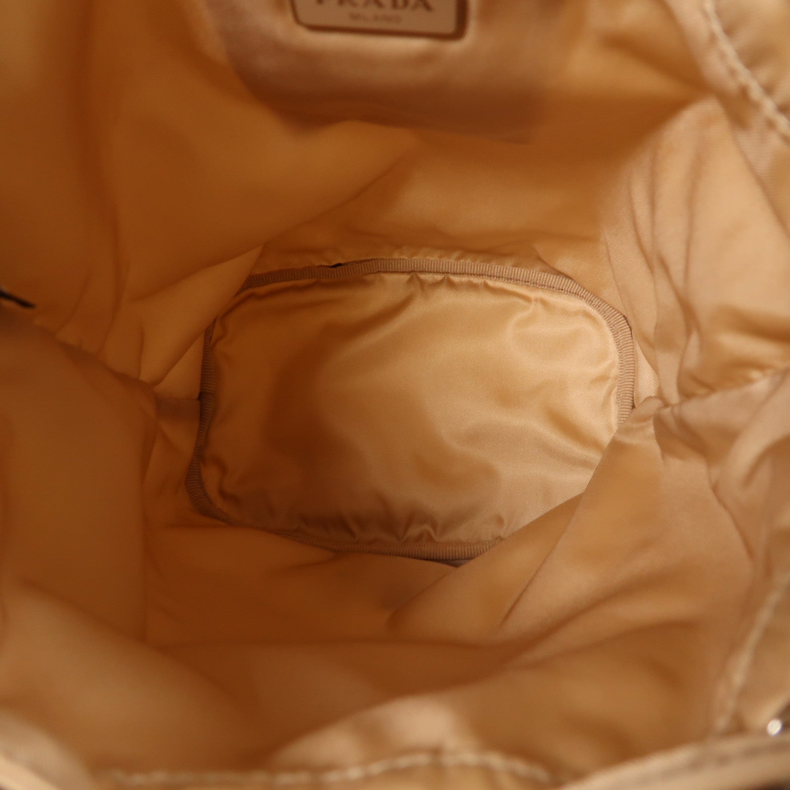 PRADA 尼龍Bucket Bag銀扣手拿包