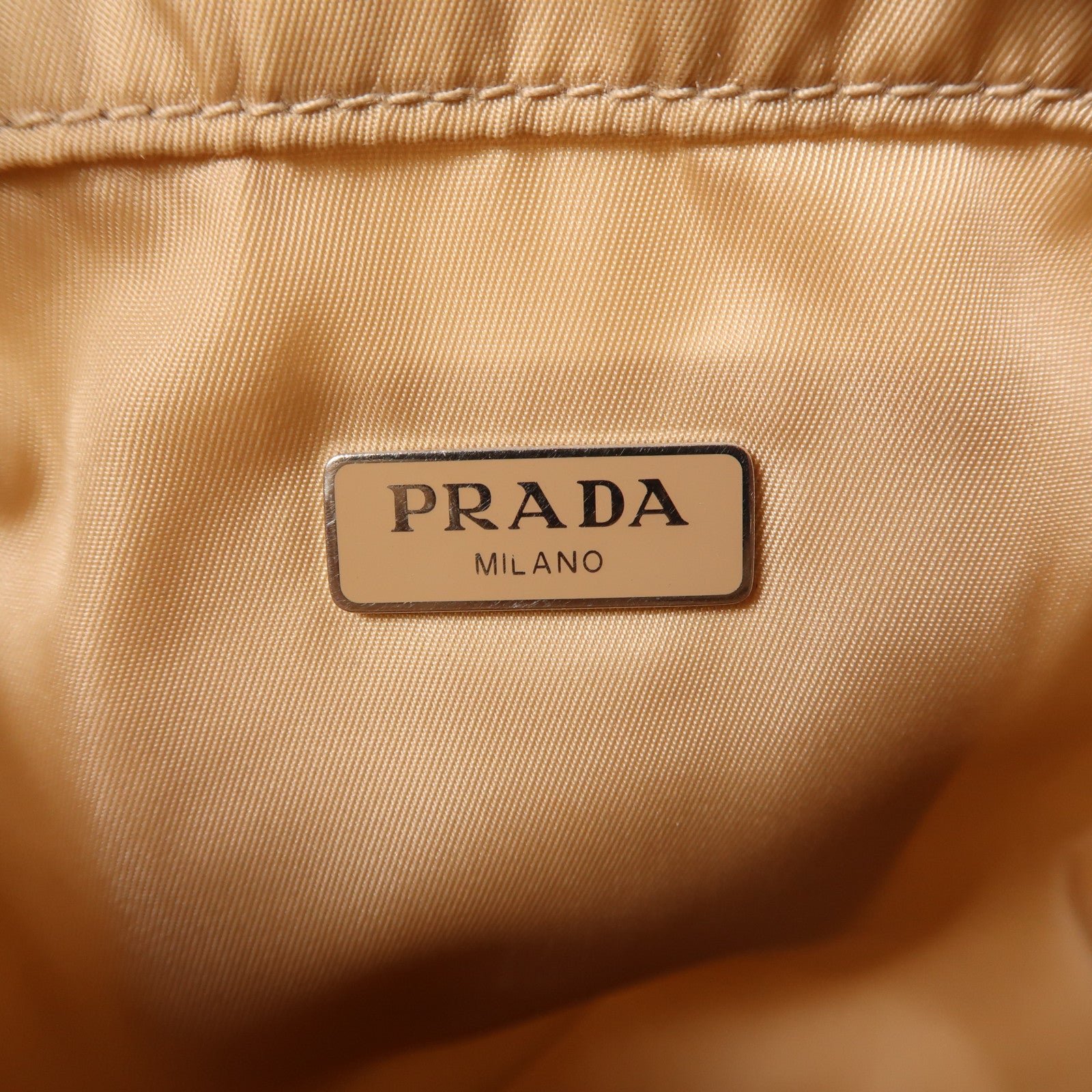PRADA 尼龍Bucket Bag銀扣手拿包