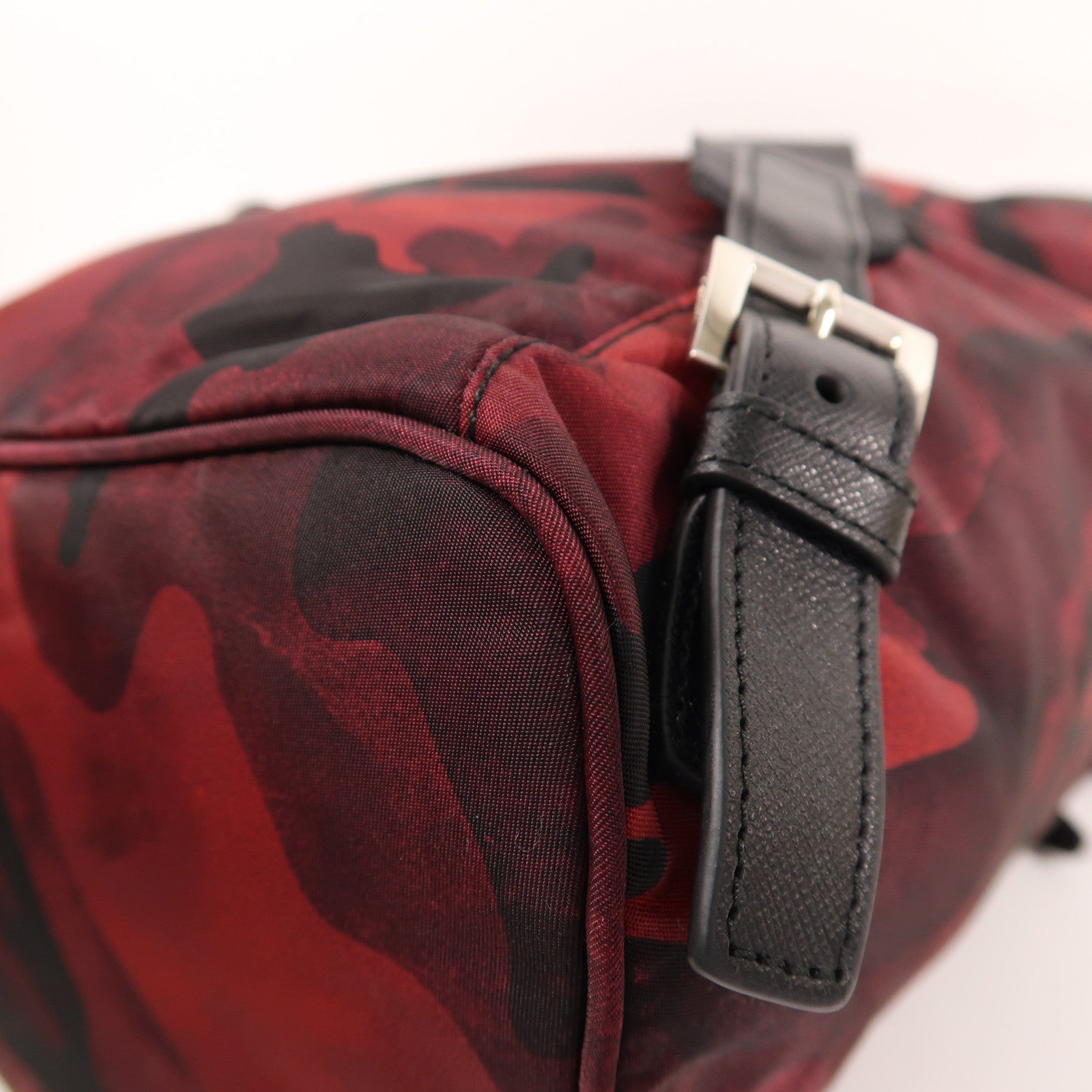 PRADA 尼龍Backpack銀扣背包