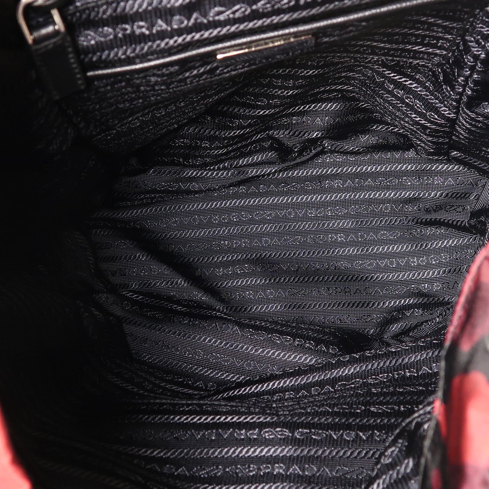 PRADA 尼龍Backpack銀扣背包