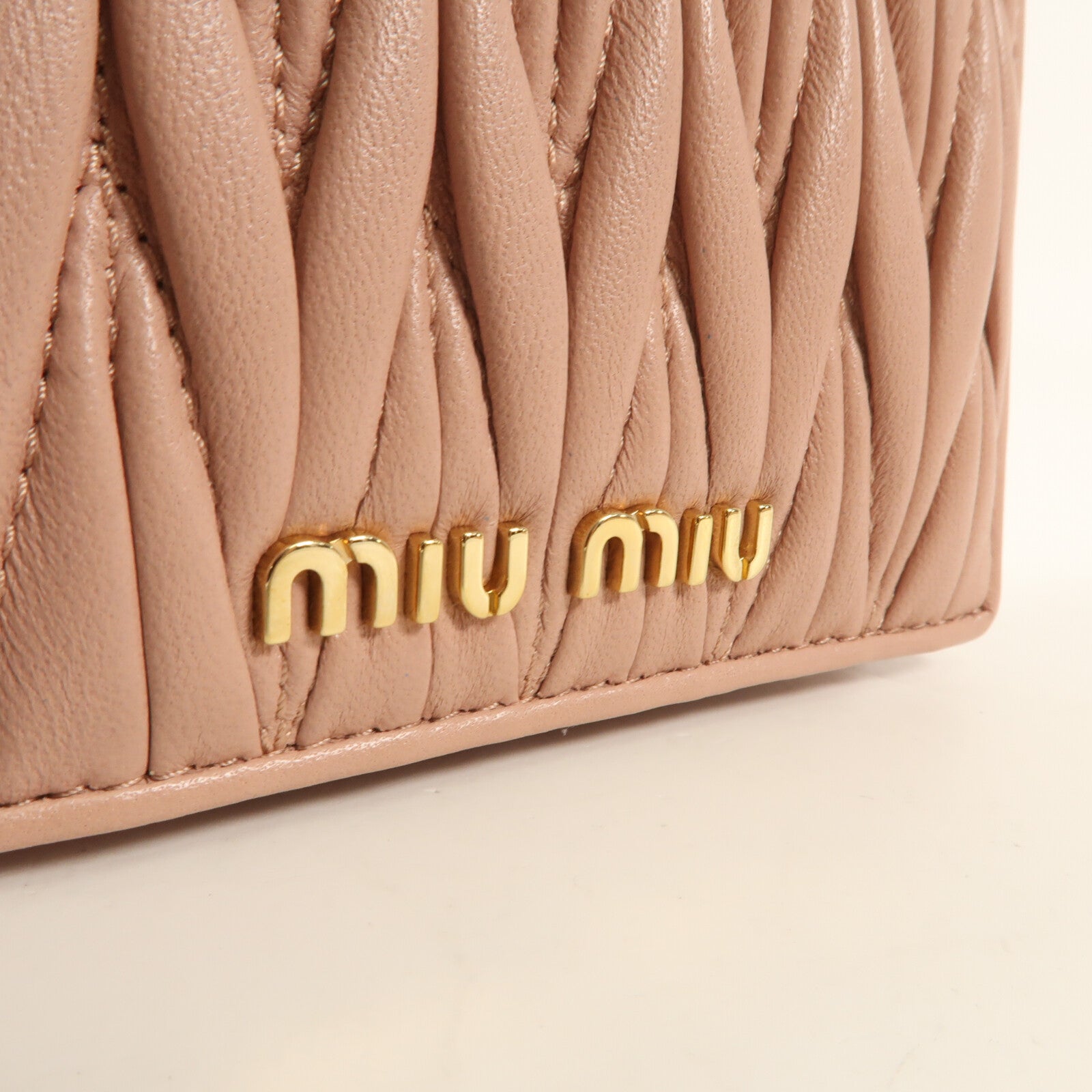 Miu Miu 牛皮皮革Bifold Wallet金扣錢包