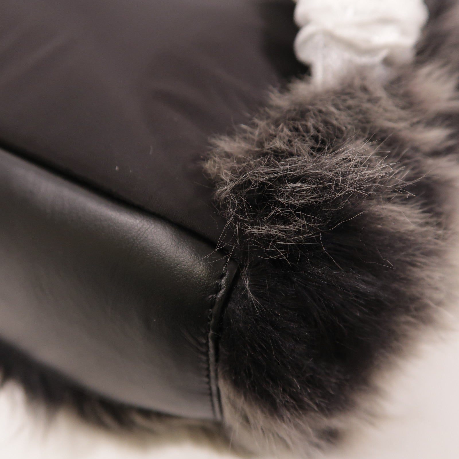 SELECTION 牛皮皮革/羊毛Amani Backpack背包