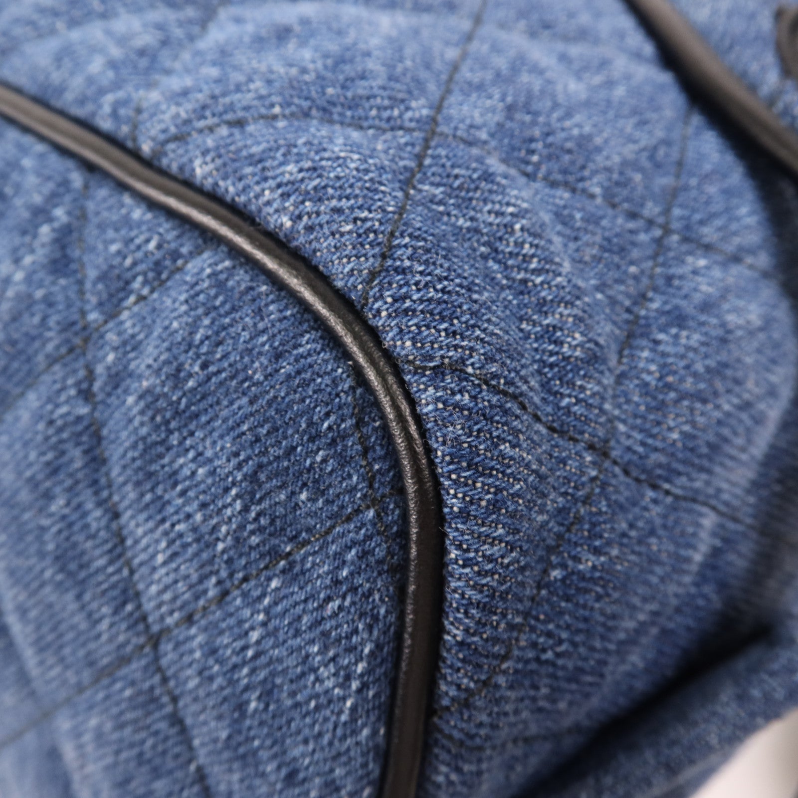 PRADA 帆布Backpack金扣背包