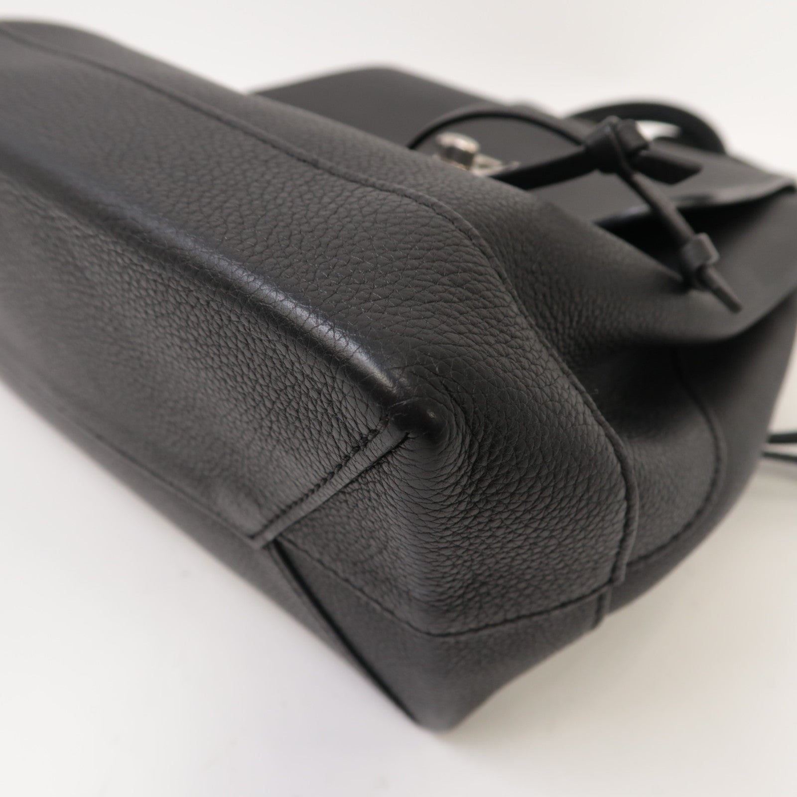 LOUIS VUITTON LV SHW Lock Me Backpack M41815 Calfskin Leather Black Noir