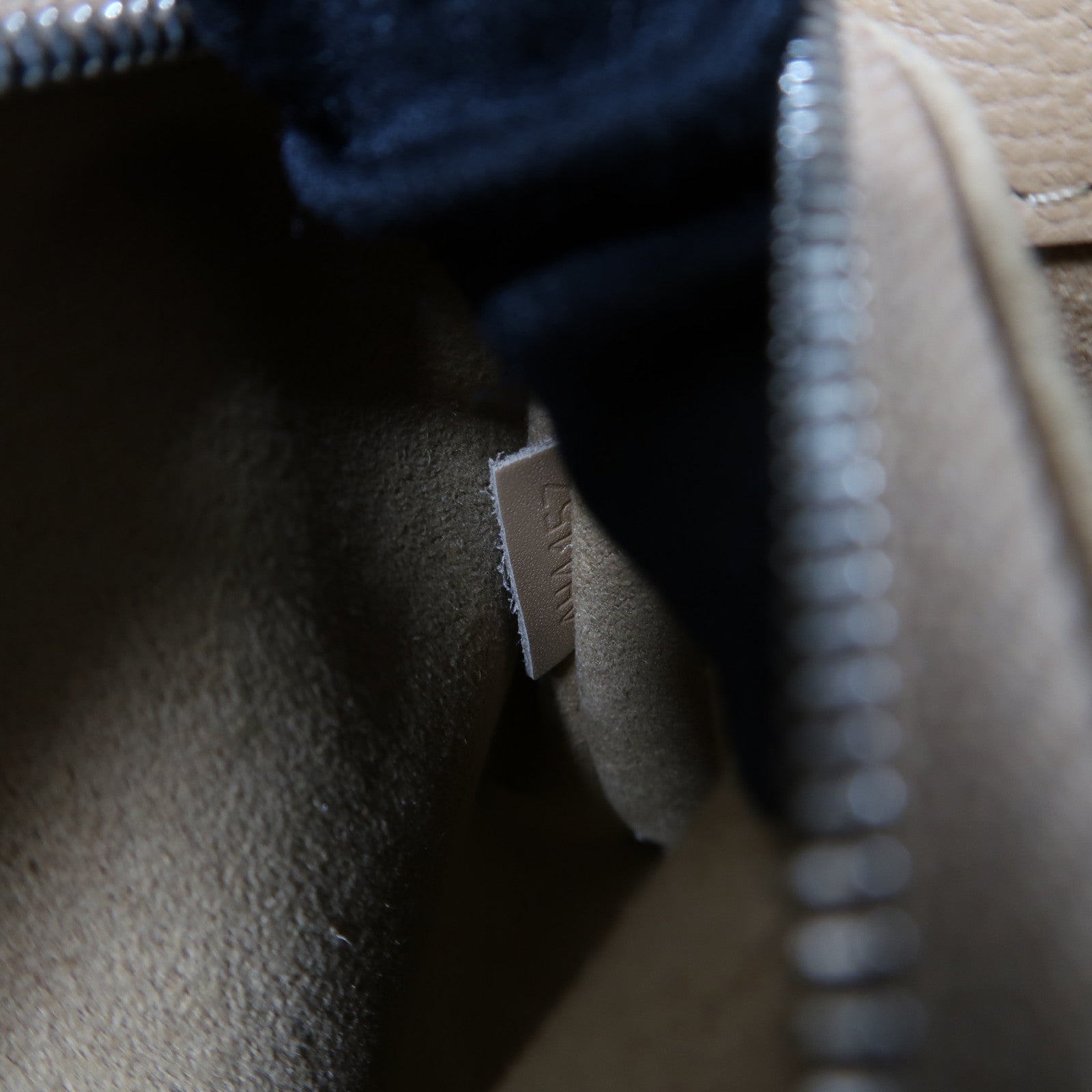 LOUIS VUITTON 【激減優惠】牛皮皮革Very One Handle銀扣手挽肩背兩用袋米色