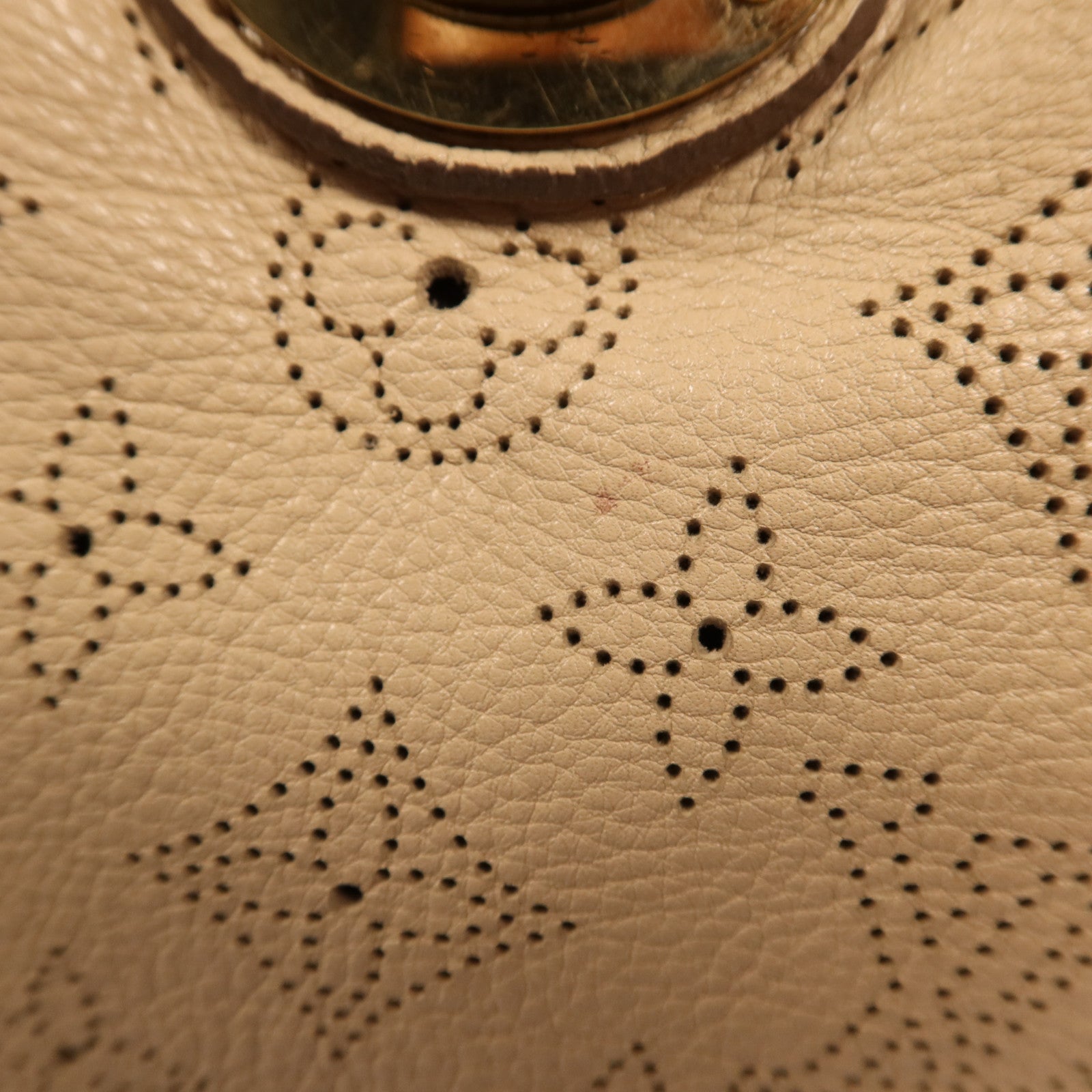 LOUIS VUITTON Mahina Seal PM金扣手挽袋