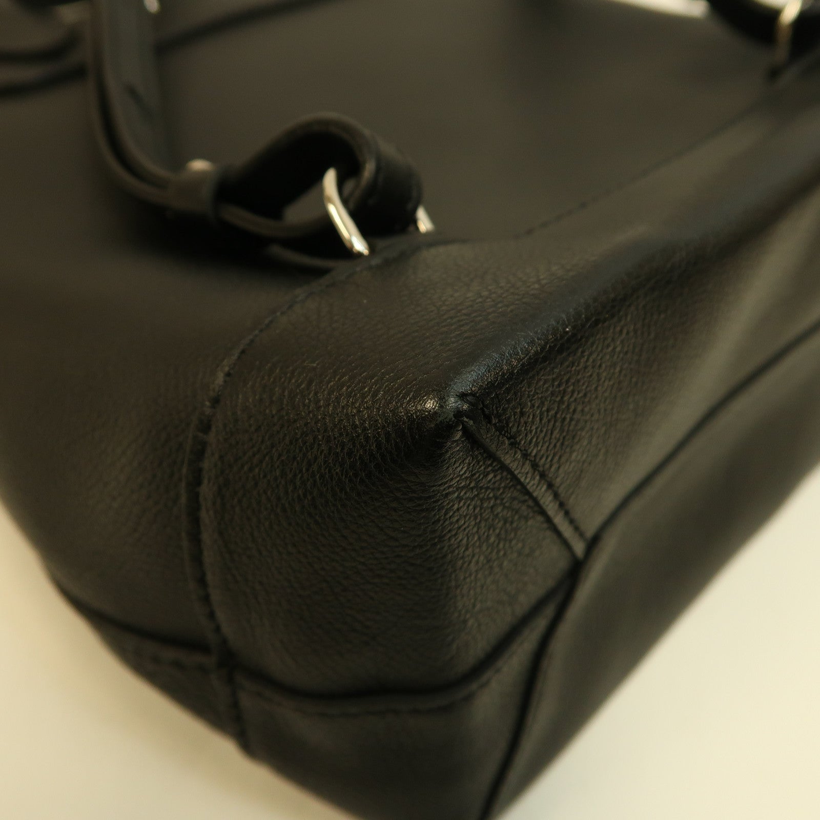 LOUIS VUITTON 【激減優惠】牛皮皮革Lockme Backpack銀扣背包黑色