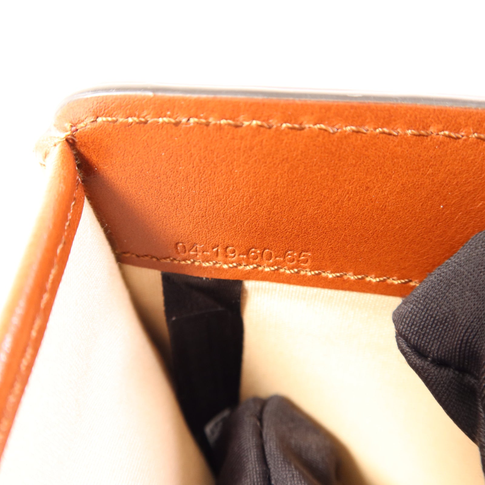 Chloe 牛皮皮革Trifold Wallet金扣錢包