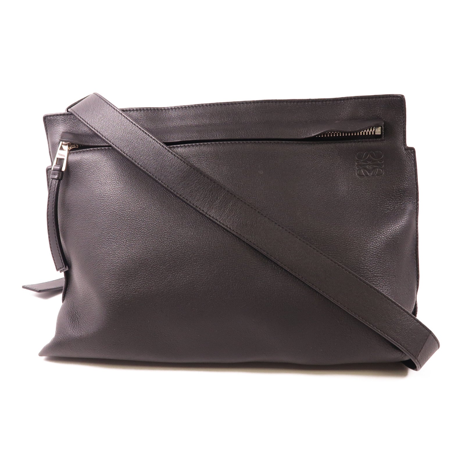 LOEWE 牛皮皮革Shoulder Bag銀扣肩背袋