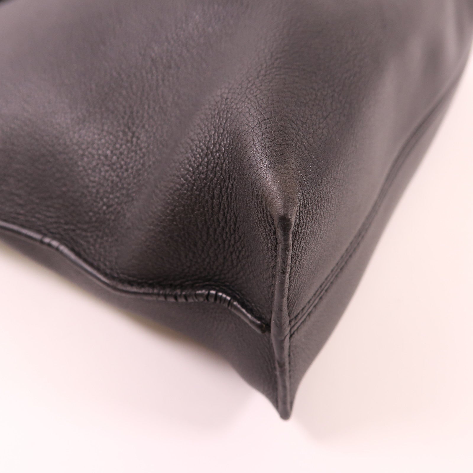 LOEWE 牛皮皮革Shoulder Bag銀扣肩背袋