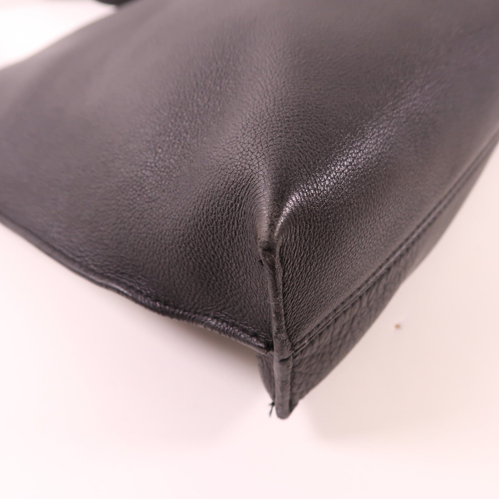 LOEWE 牛皮皮革Shoulder Bag銀扣肩背袋