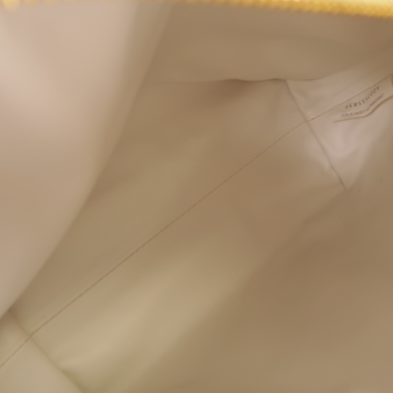 BOTTEGA VENETA 牛皮皮革Wallace Bag金扣手挽肩背兩用袋