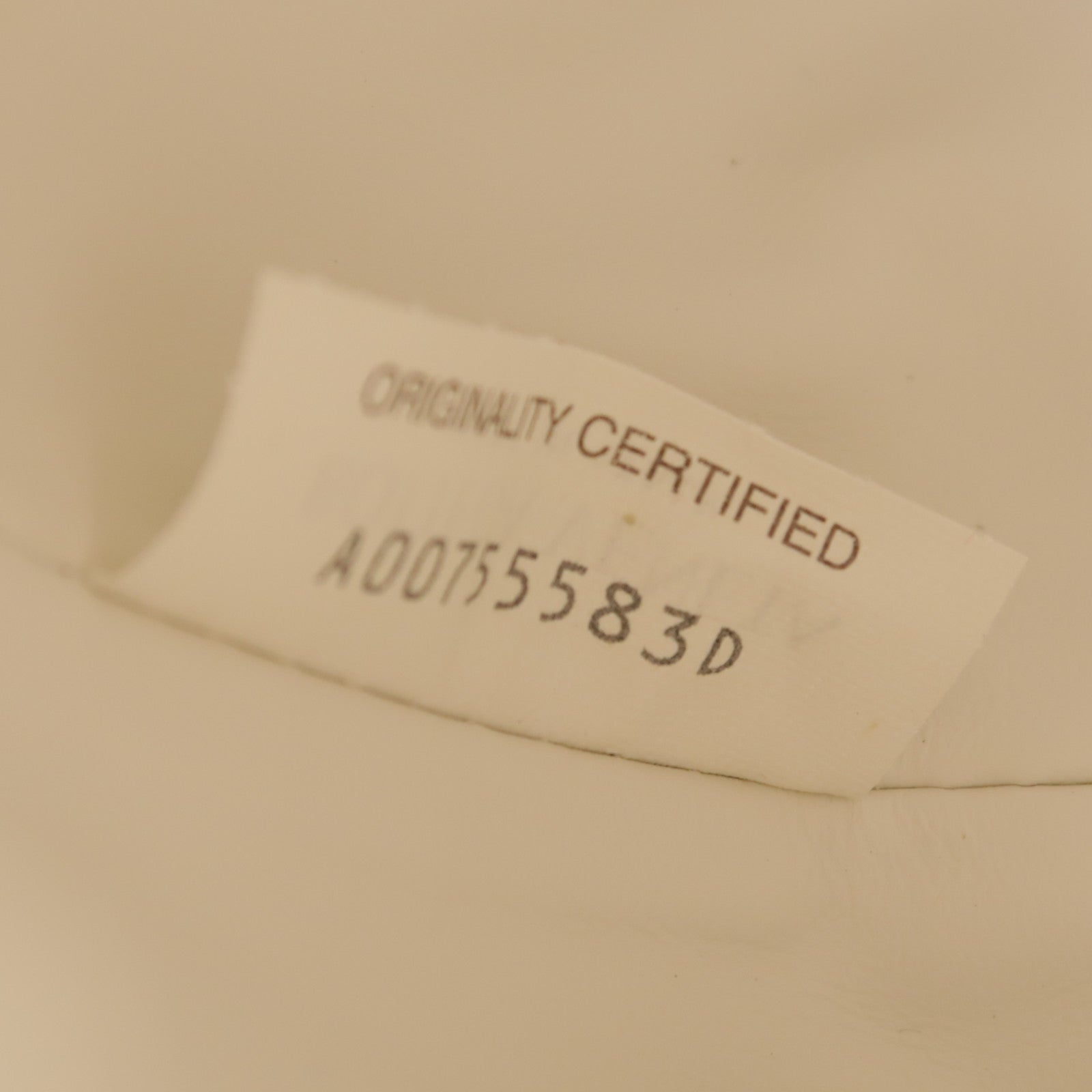 BOTTEGA VENETA 牛皮皮革Wallace Bag金扣手挽肩背兩用袋