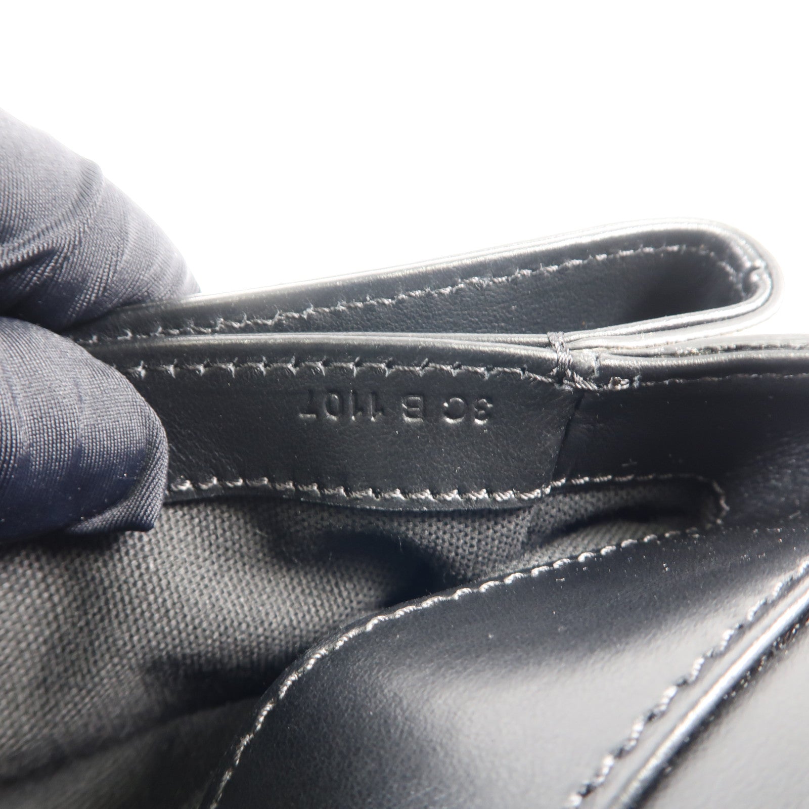 GIVENCHY 牛皮皮革Shoulder Bag銀扣肩背袋