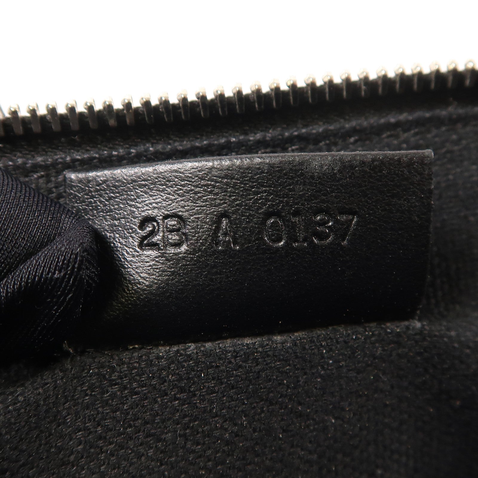 GIVENCHY 牛皮皮革Clutch銀扣手拿包