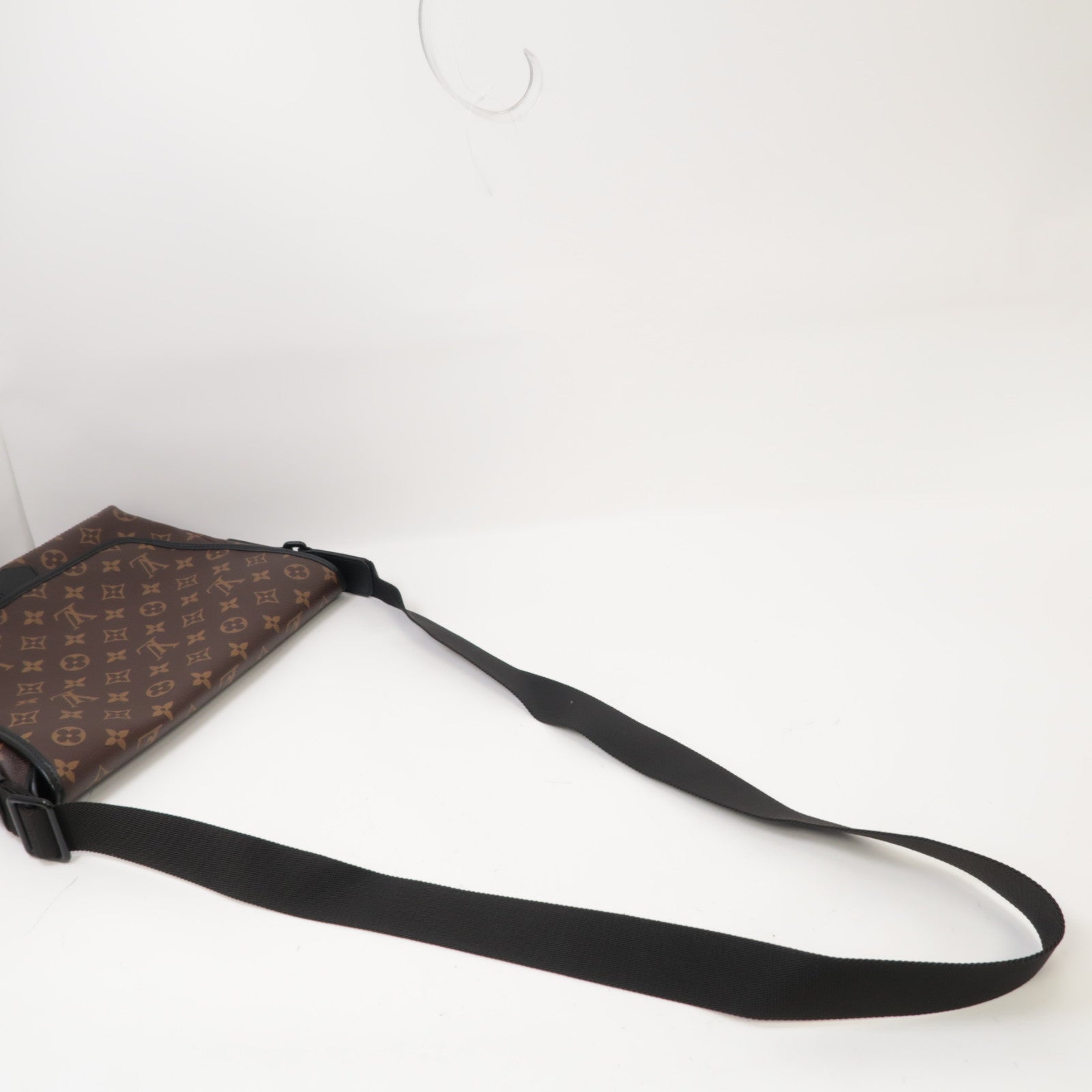 LOUIS VUITTON LV GHW Magnetic Messenger Shoulder Bag M45557 Monogram Brown