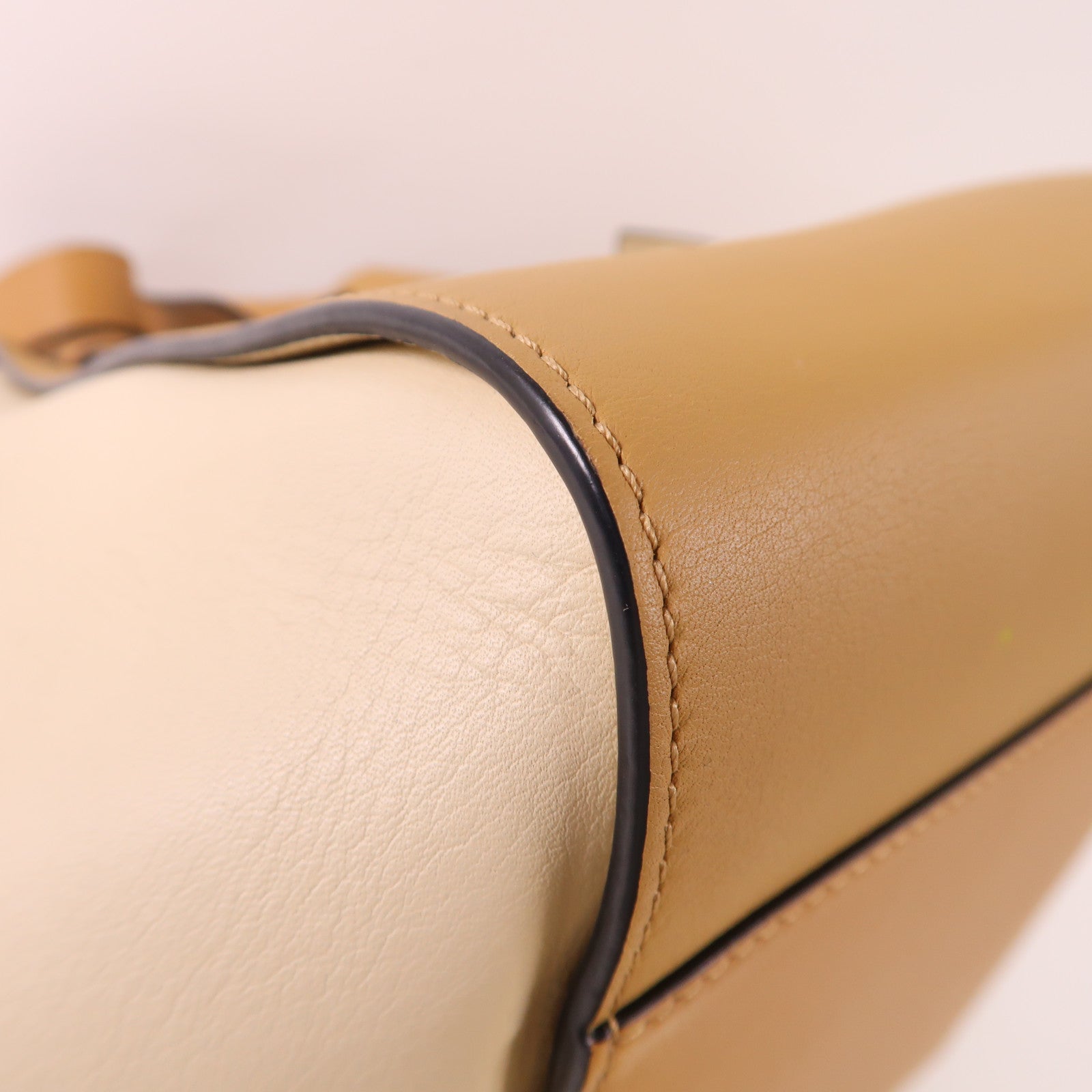 LOEWE 牛皮皮革Hammock MM金扣手挽肩背兩用袋