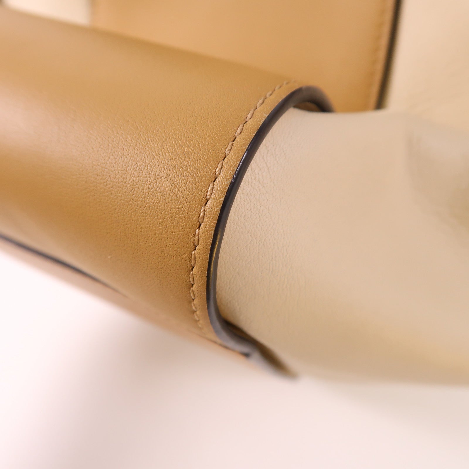 LOEWE 牛皮皮革Hammock MM金扣手挽肩背兩用袋