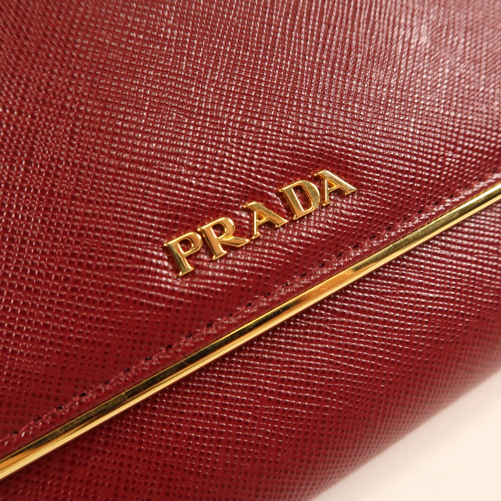 PRADA 牛皮皮革Clutch Bag金扣手拿包