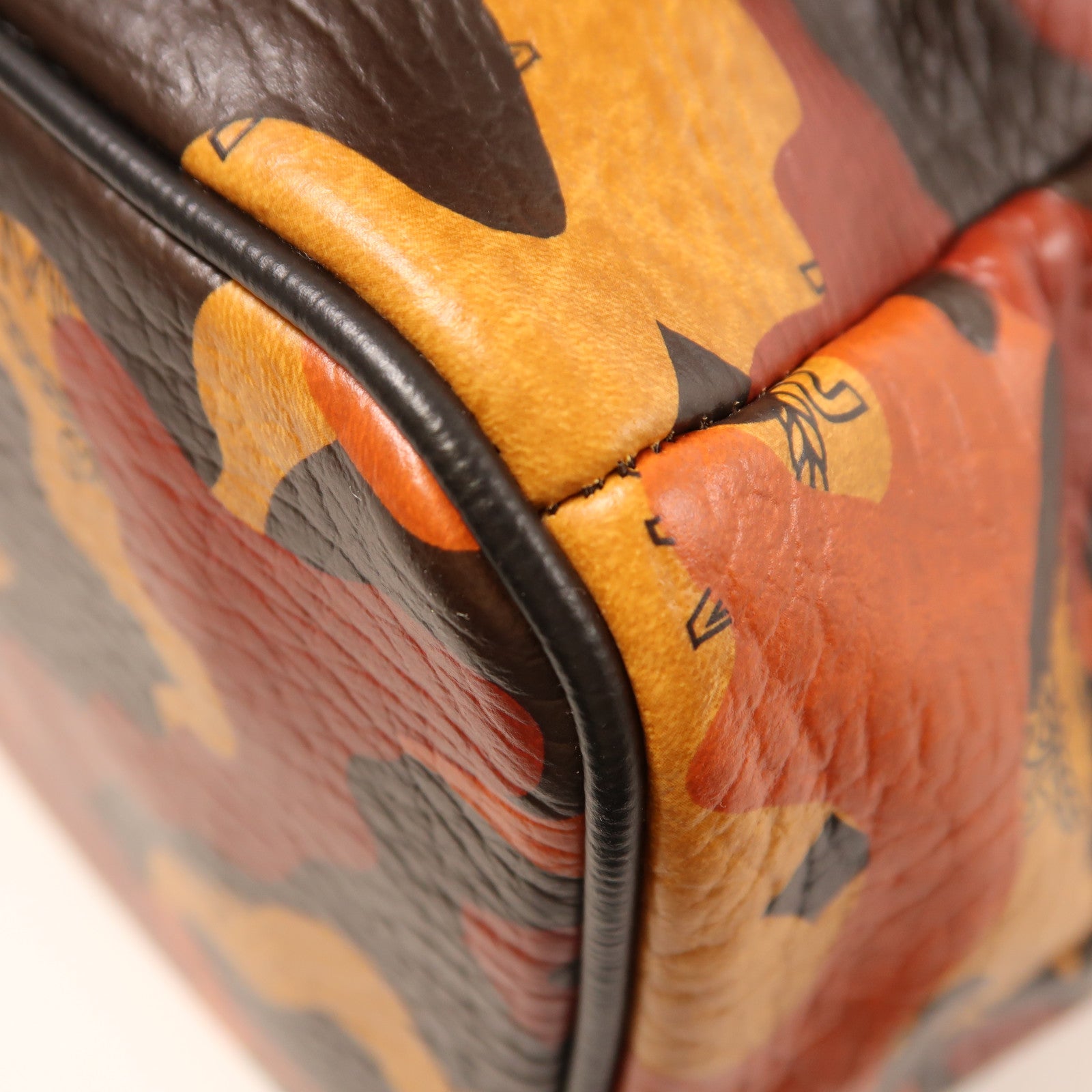 MCM 牛皮皮革Backpack銀扣背包