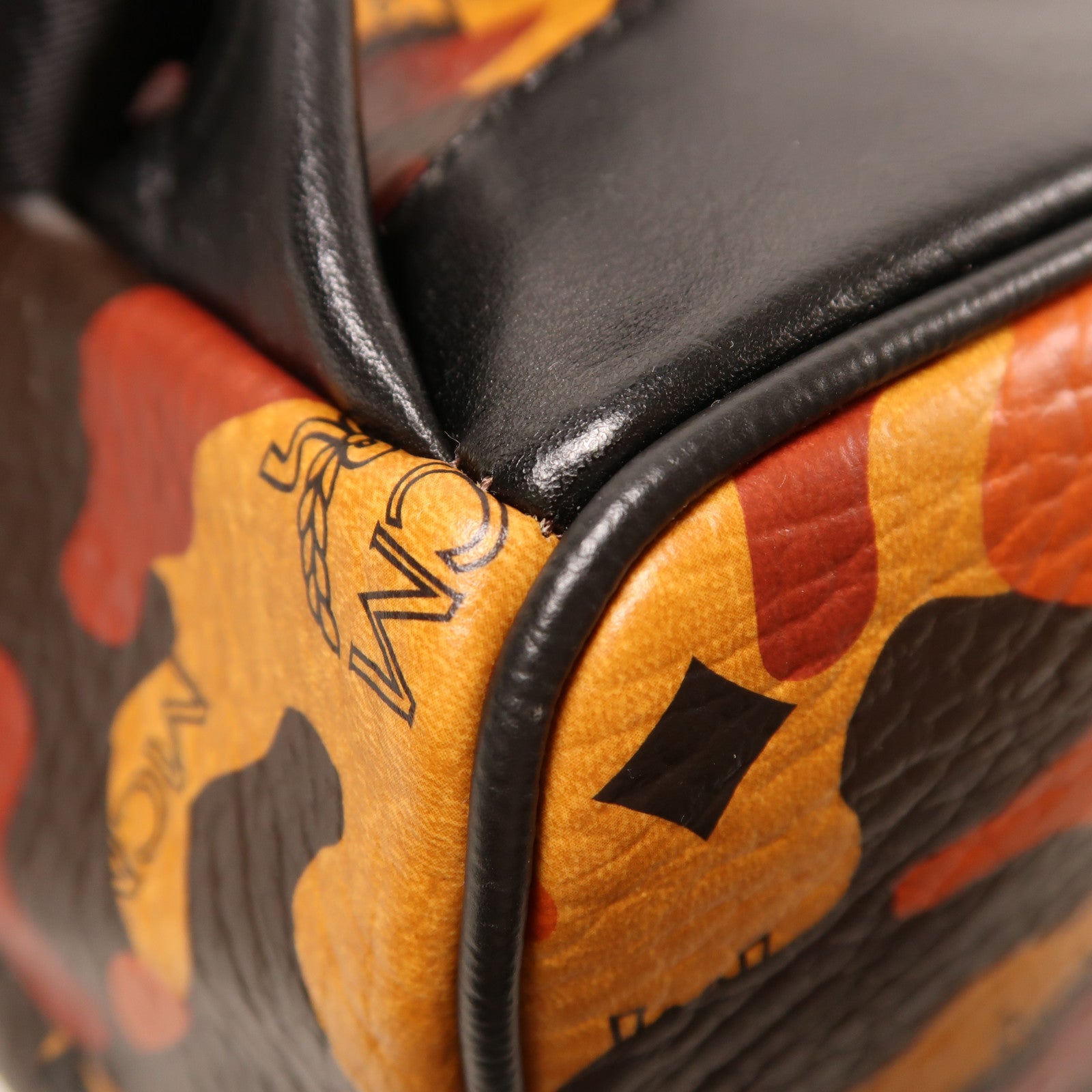 MCM 牛皮皮革Backpack銀扣背包