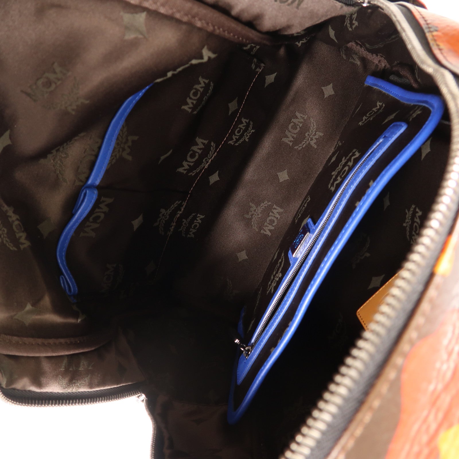 MCM 牛皮皮革Backpack銀扣背包