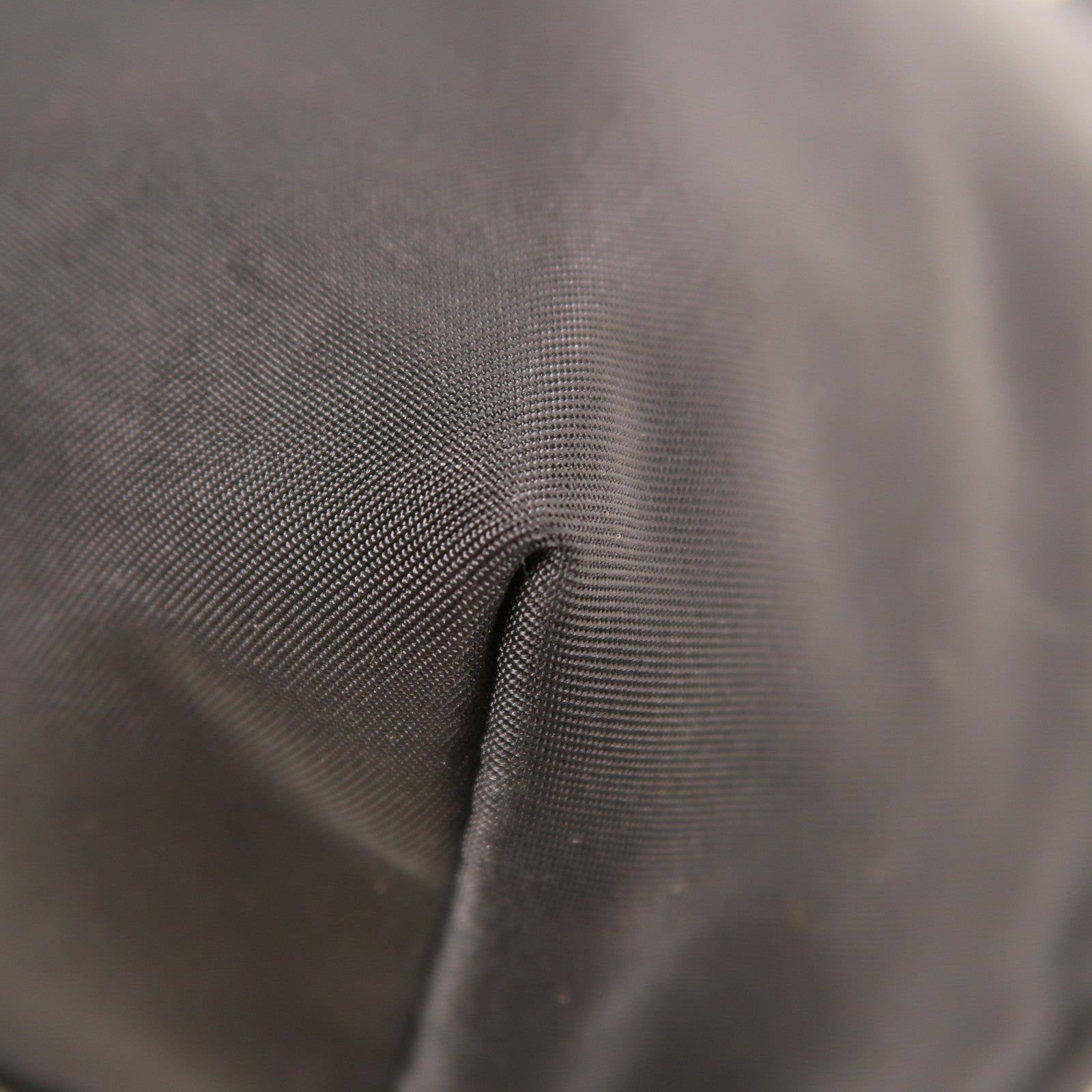 PRADA 尼龍Should Bag金扣肩背袋