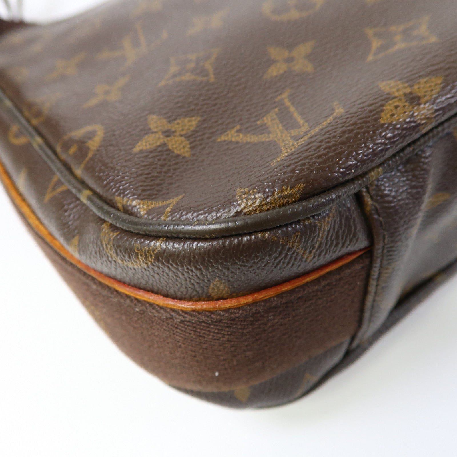 LOUIS VUITTON (PRICE DOWN) LV GHW Beaubourg Shoulder Bag M97038 Monogram Brown