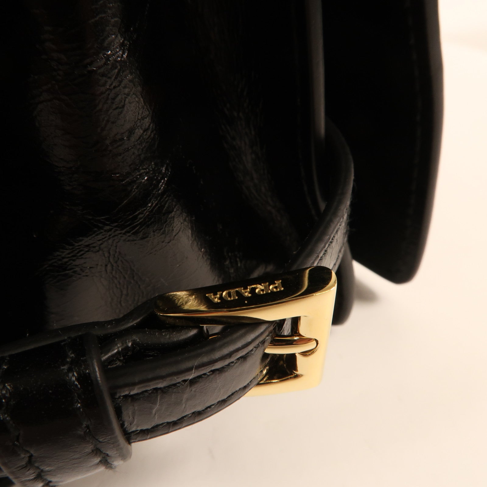 PRADA 牛皮皮革Shoulder Bag金扣肩背袋