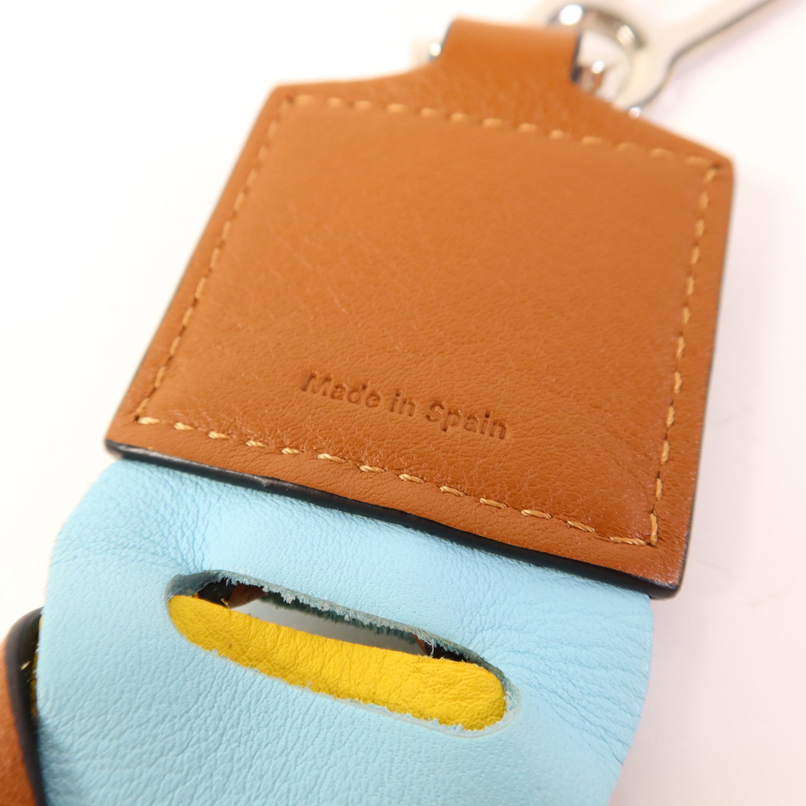 LOEWE 牛皮皮革Strap銀扣掛飾