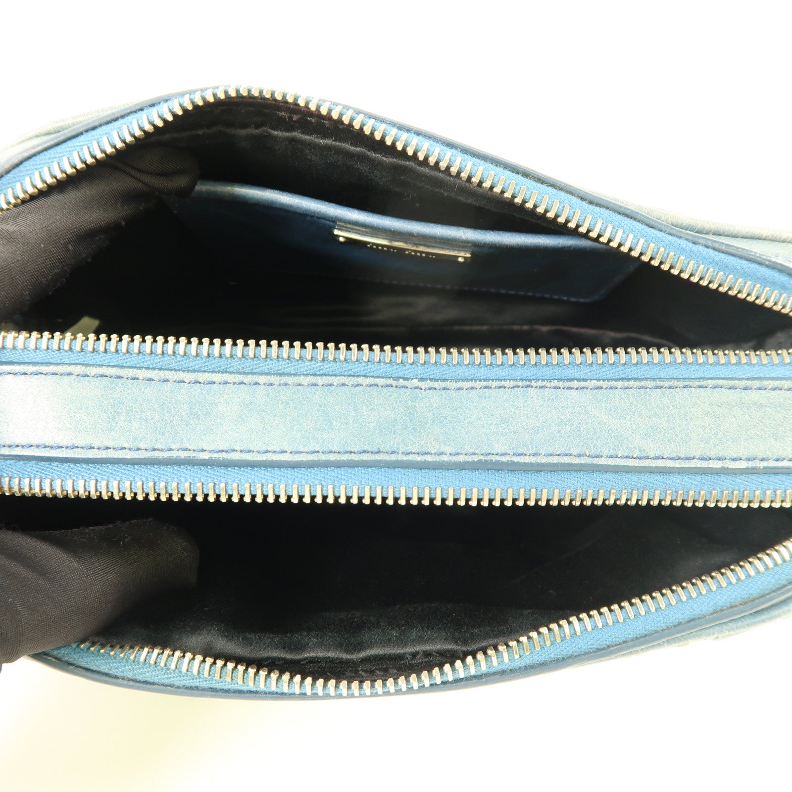 Miu Miu 牛皮皮革Shoulder Bag銀扣肩背袋