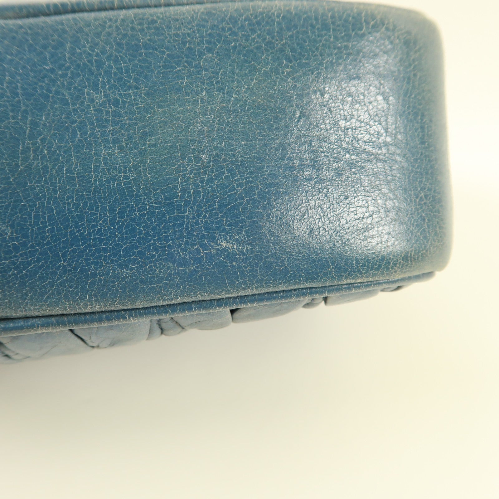 Miu Miu 牛皮皮革Shoulder Bag銀扣肩背袋