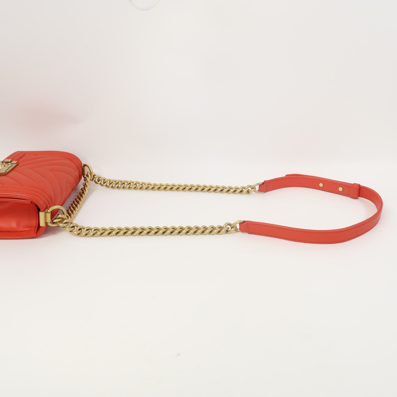 CHANEL 【激減優惠】斜紋羊皮皮革Boy Chanel金扣鏈帶肩背袋紅色