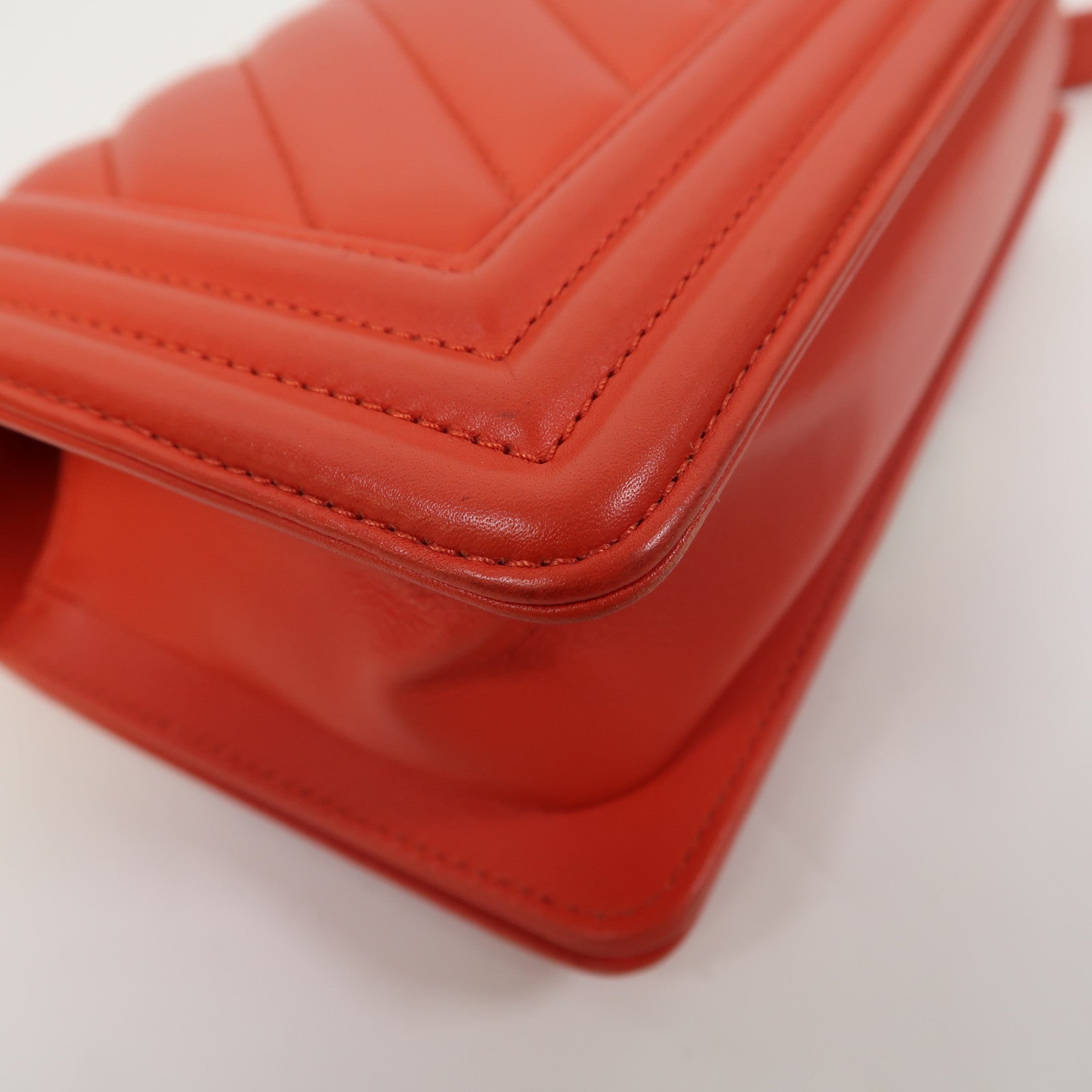 CHANEL 【激減優惠】斜紋羊皮皮革Boy Chanel金扣鏈帶肩背袋紅色