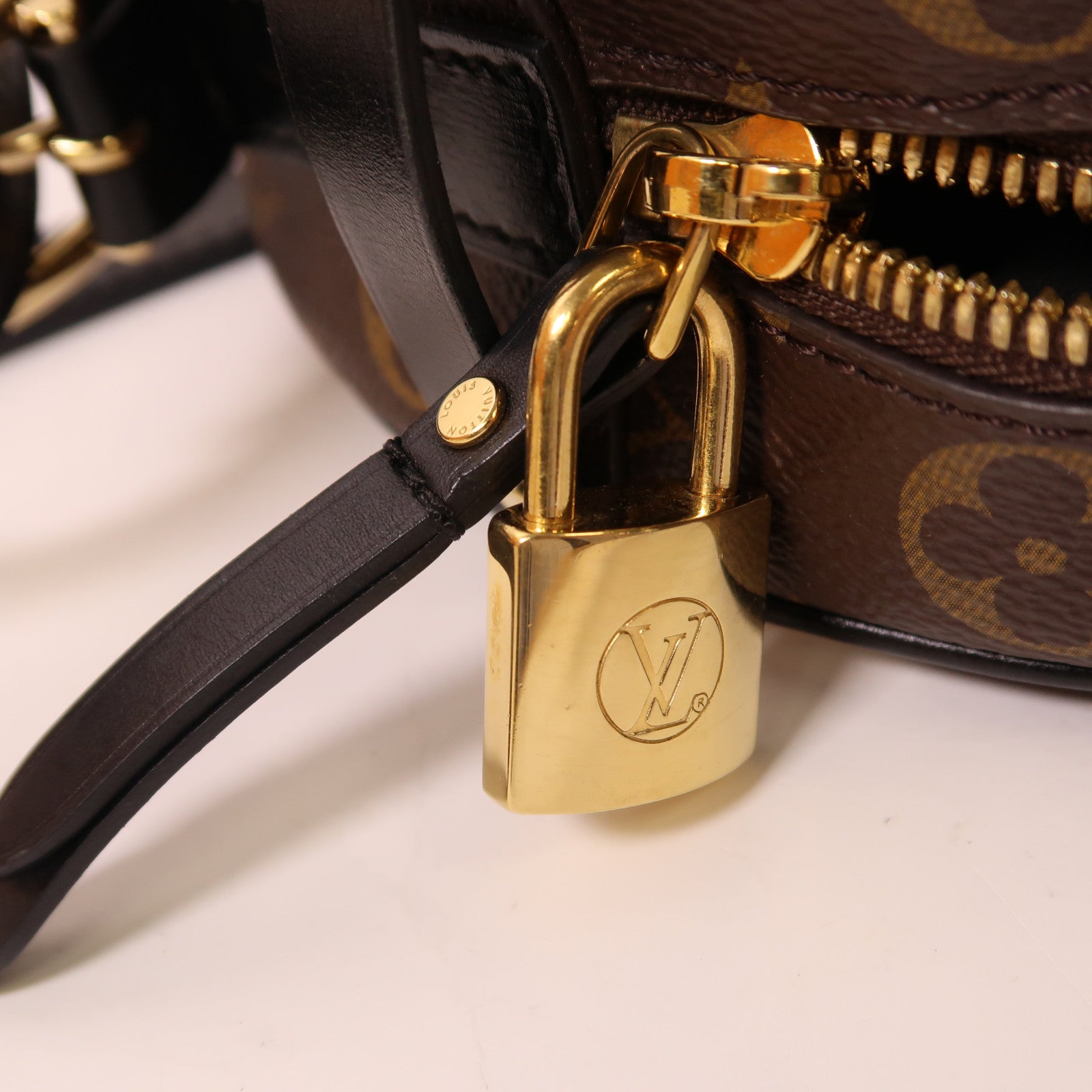 LOUIS VUITTON Monogram LV x LoL Boite Chapeau Souple金扣肩背袋