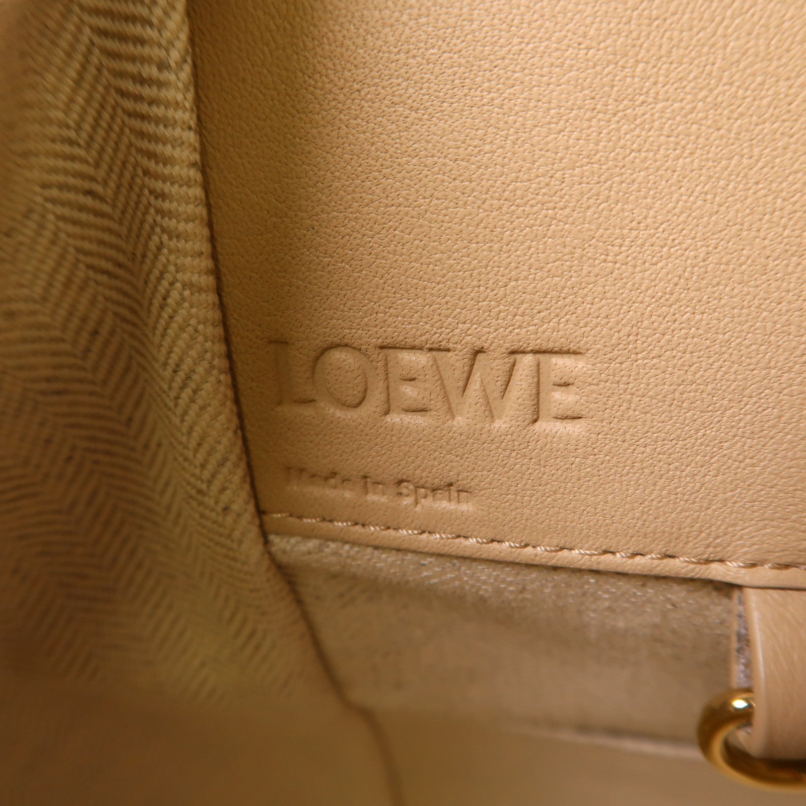 LOEWE 牛皮皮革Hammock Small金扣手挽肩背兩用袋