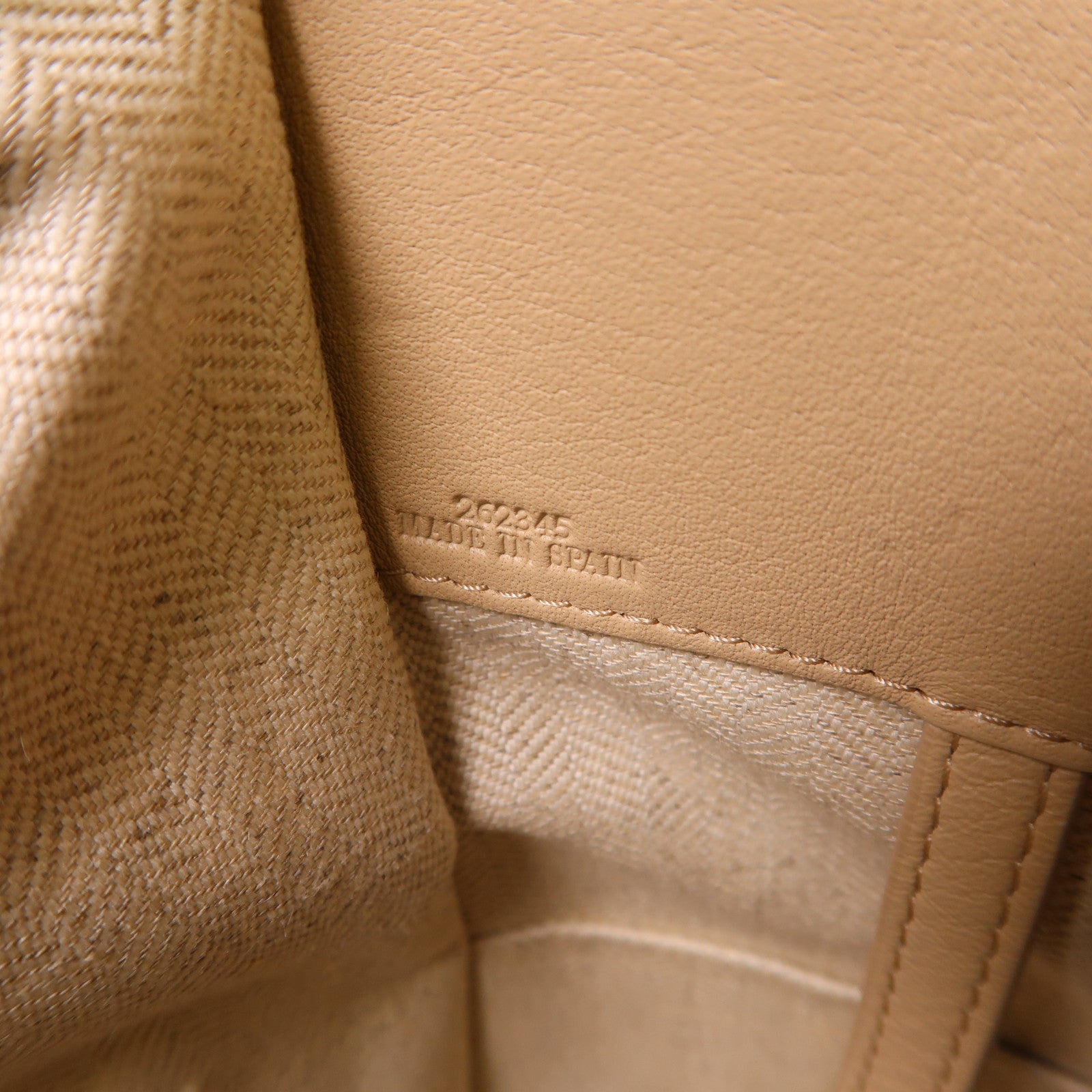 LOEWE 牛皮皮革Hammock Small金扣手挽肩背兩用袋