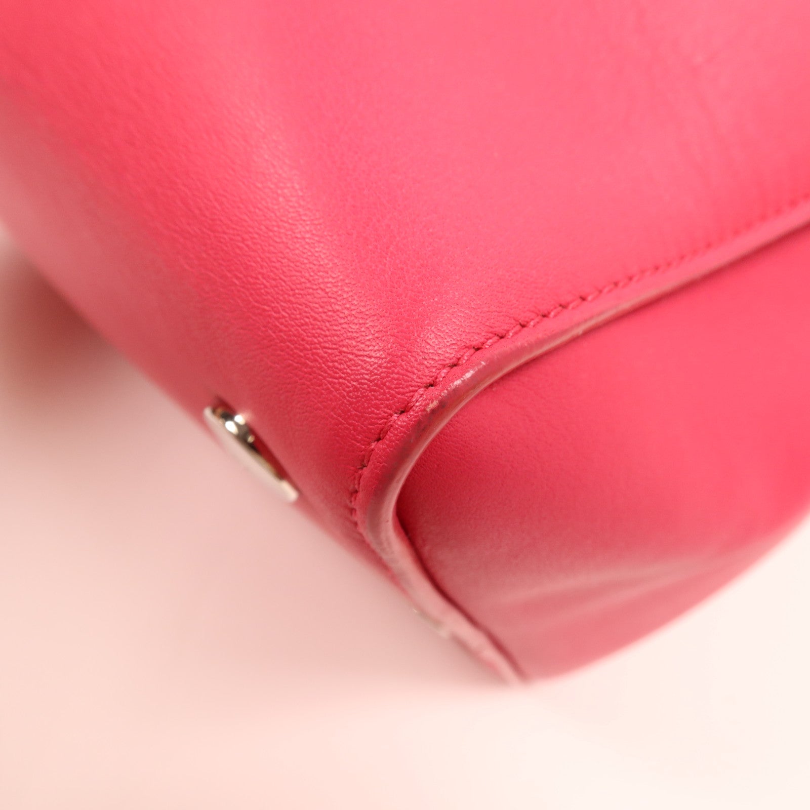 Dior 羊皮皮革Shoulder Bag銀扣肩背袋