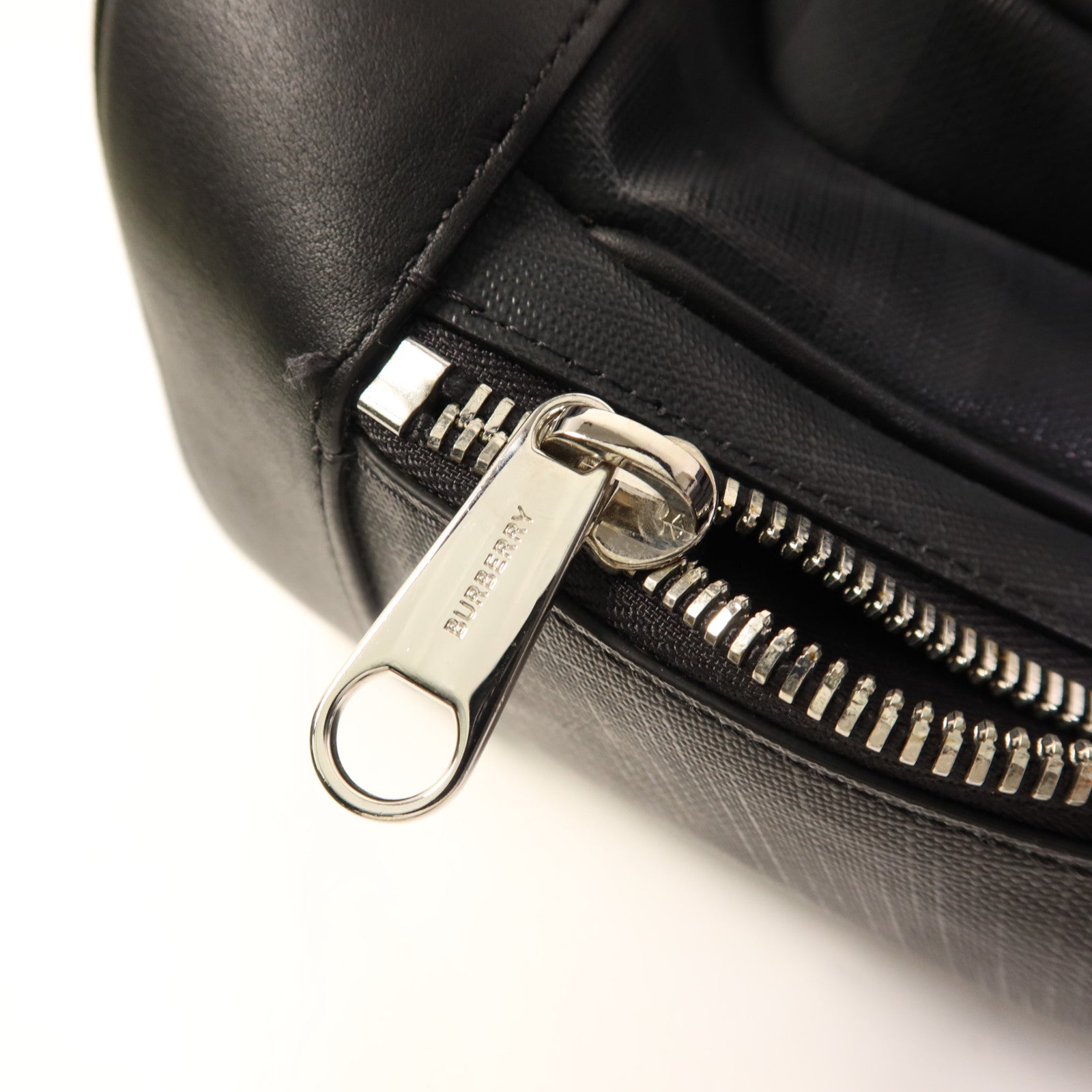 BURBERRY 牛皮皮革Backpack銀扣背包