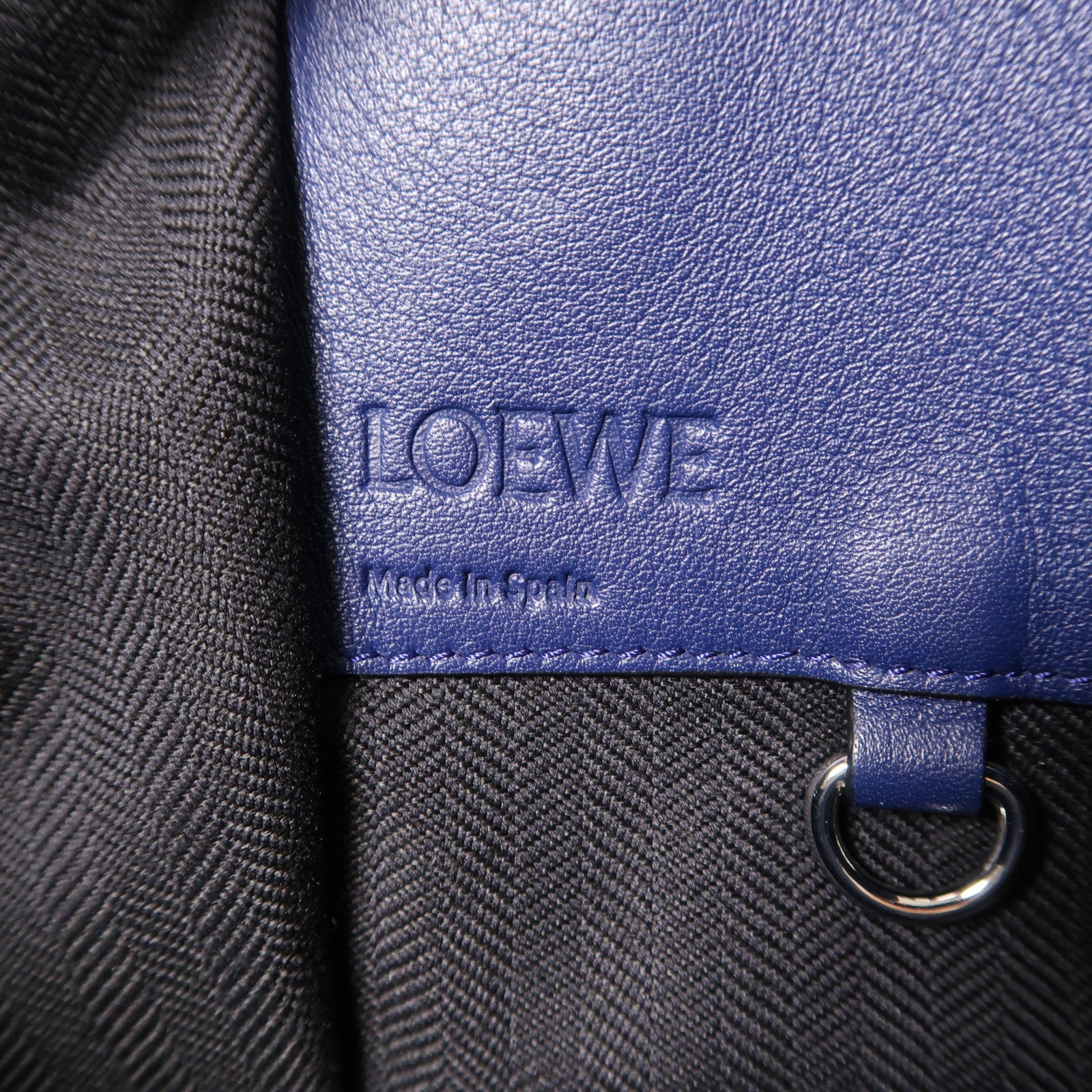LOEWE 牛皮皮革Hammock Small銀扣手挽肩背兩用袋