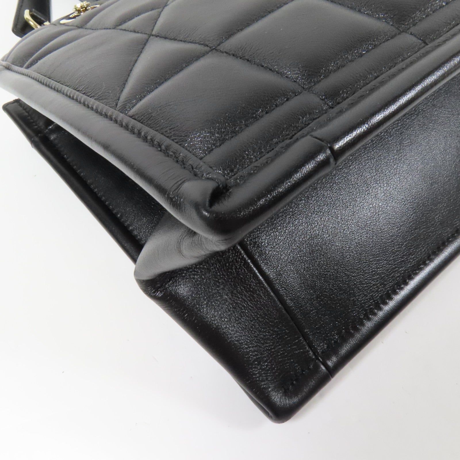 Dior 羊皮皮革Essential Tote Small金扣肩背袋