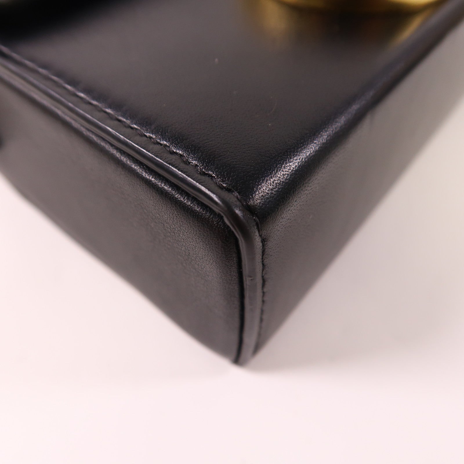 Dior 牛皮皮革30 Montaigne金扣肩背袋