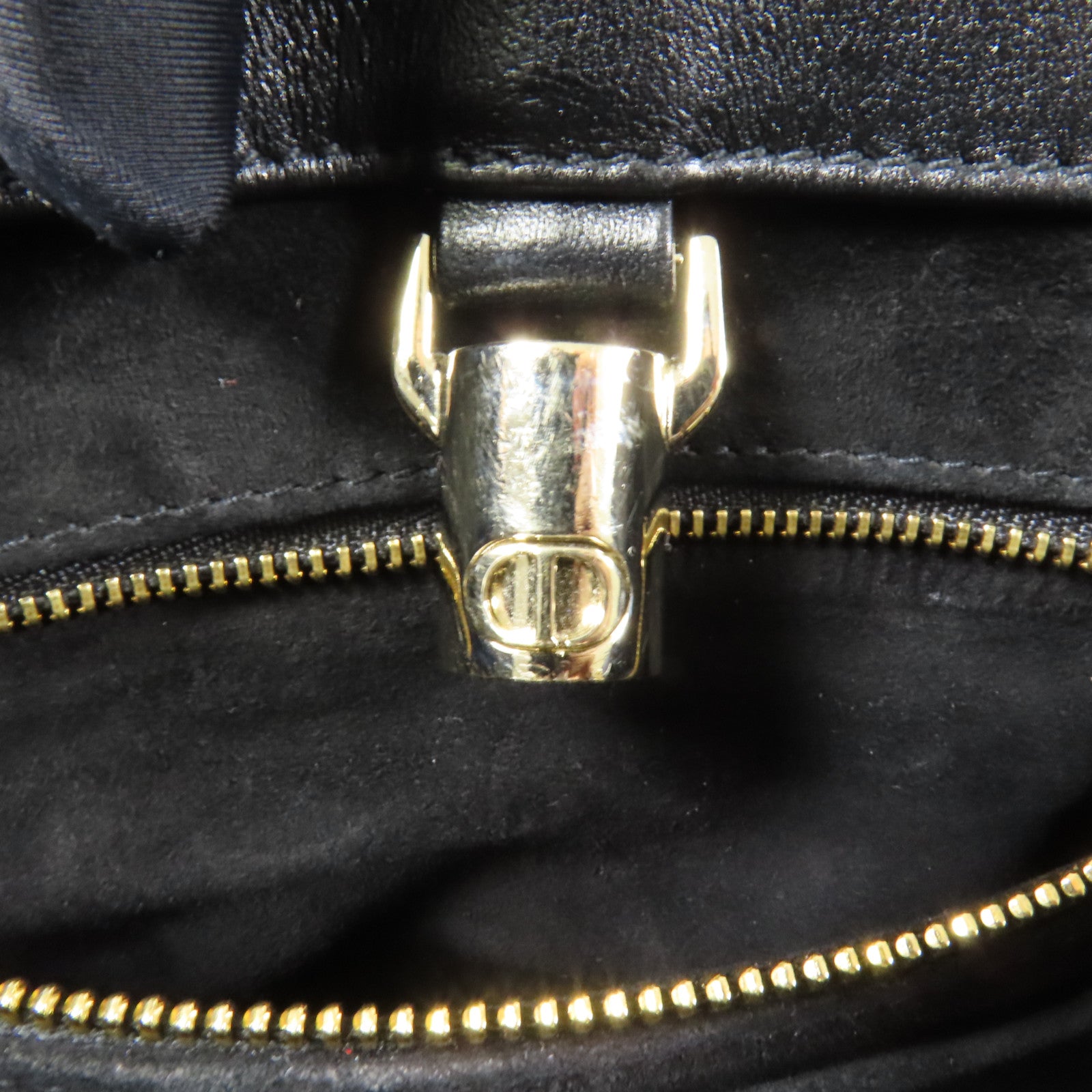 Dior 羊皮皮革Essential Tote Small金扣肩背袋