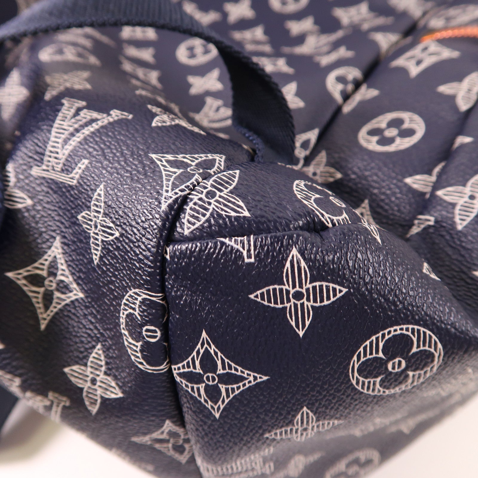 LOUIS VUITTON Monogram Ink Discovery背包