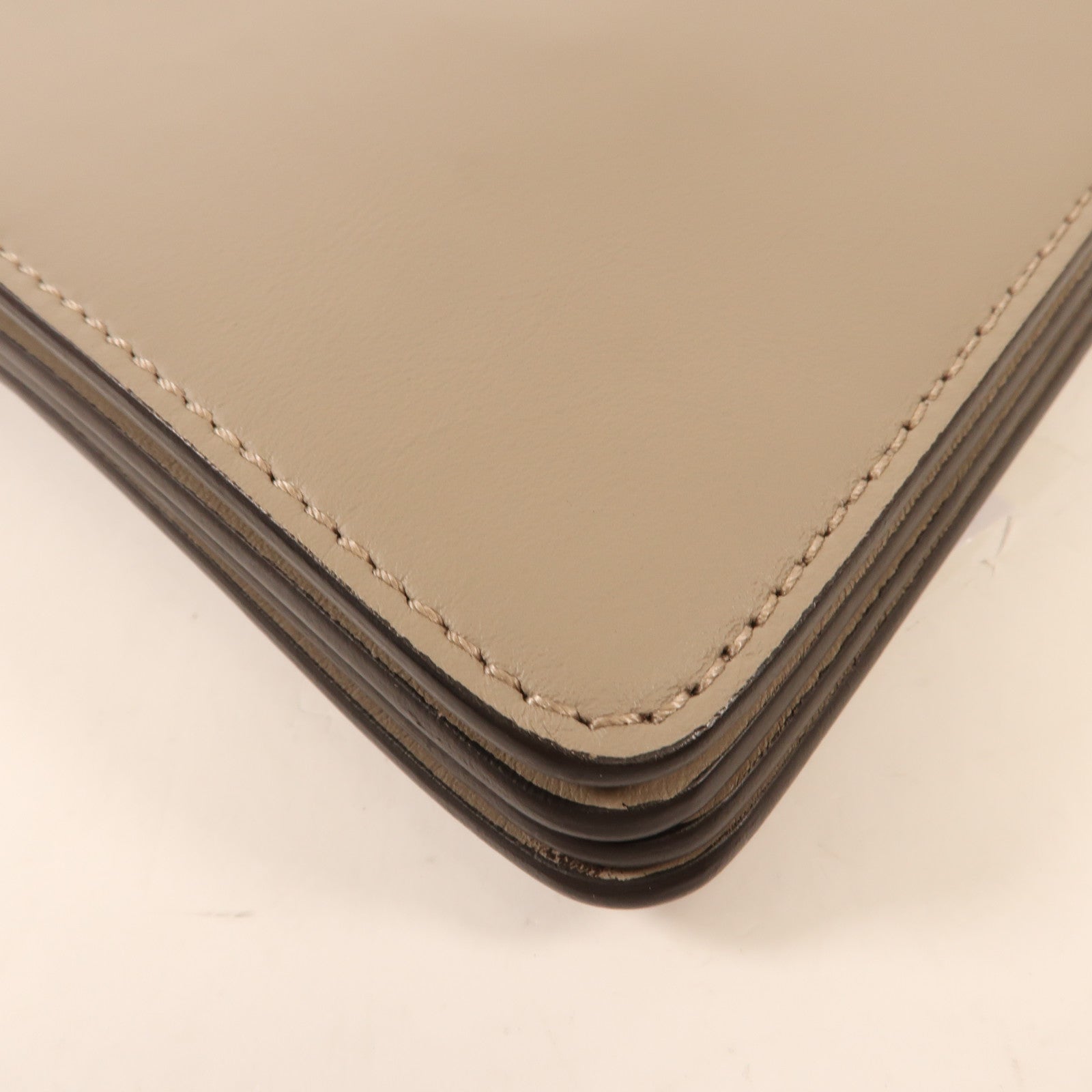 Chloe 牛皮皮革Faye Bag金扣肩背袋