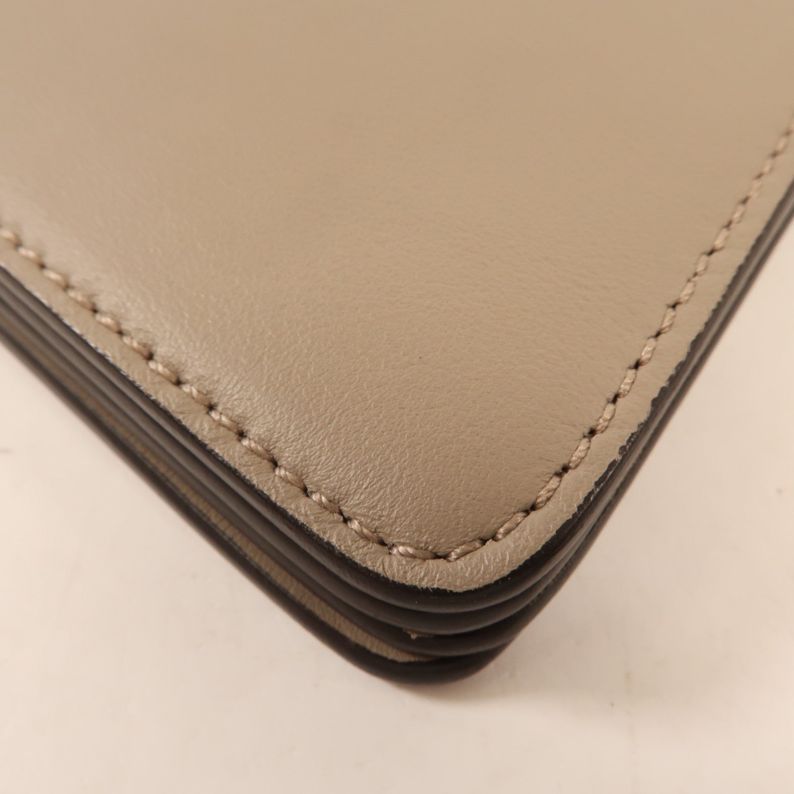 Chloe 牛皮皮革Faye Bag金扣肩背袋