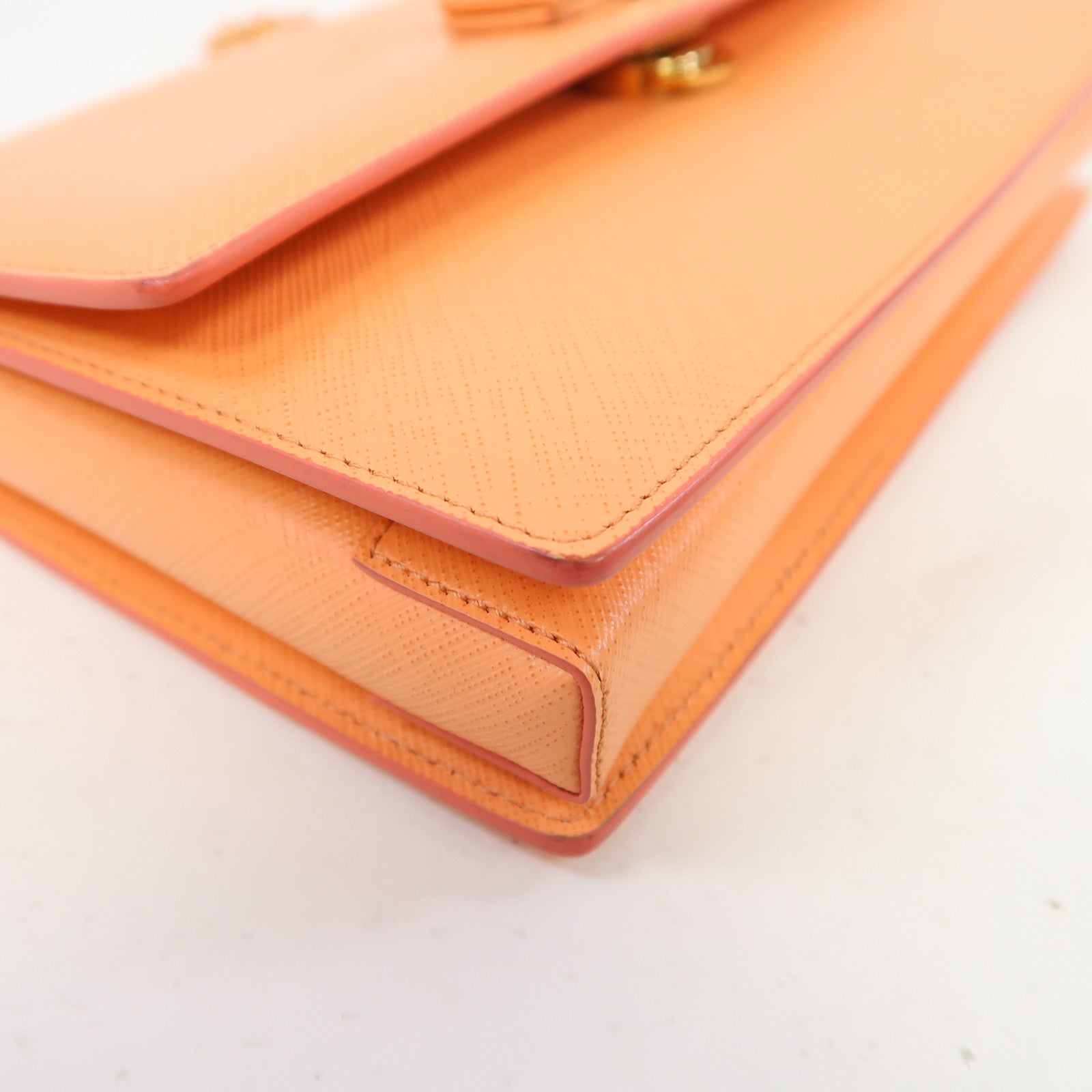 Salvatore Ferragamo 【激減優惠】牛皮皮革Chain Shoulder金扣鏈帶肩背袋橘粉色