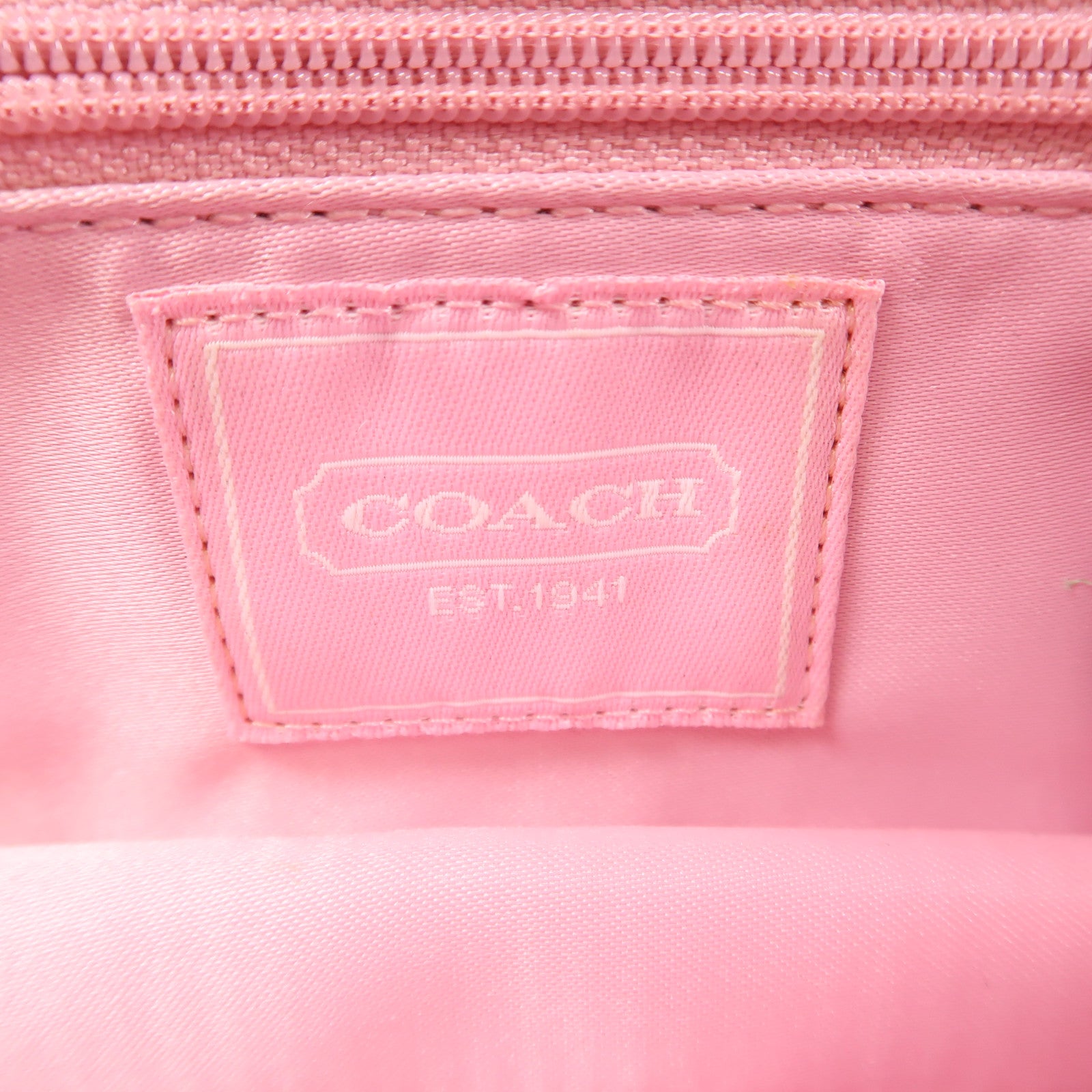 COACH Satin Pouch銀扣手拿包