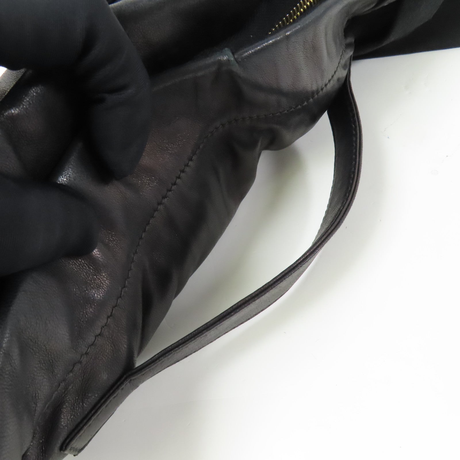 PRADA 皮革Nappa Antique金扣手拿包