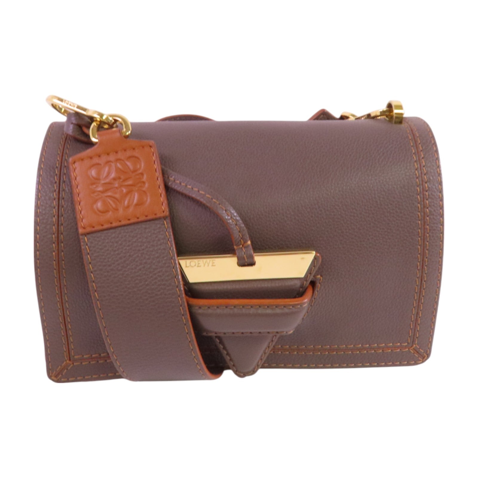 LOEWE 牛皮皮革Barcelona金扣肩背袋